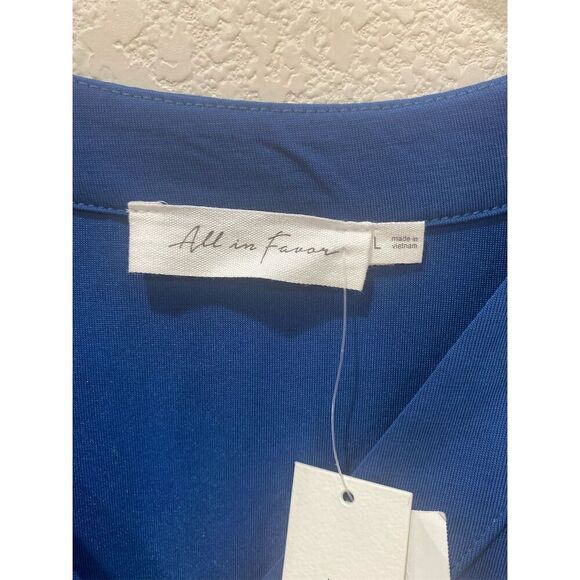 All in Favor Women's V-Neck 3/4 Sleeve Blue Blouse Size L Casual NWT - Picture 2 of 6